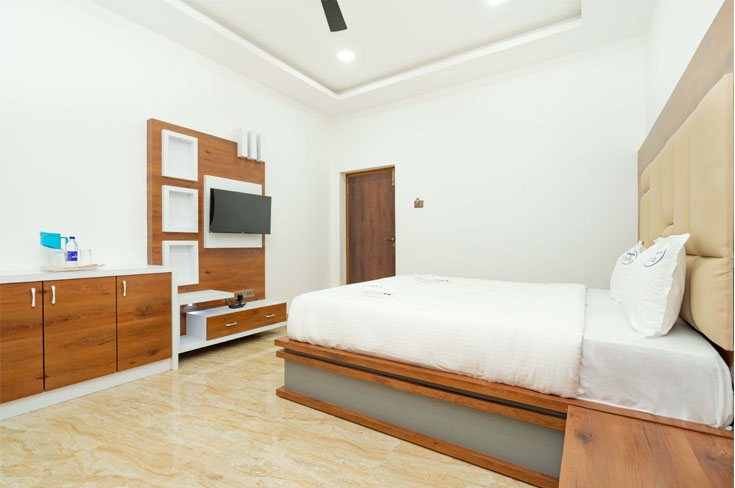 Luxury Double Bed Room, Hotel Natchathra