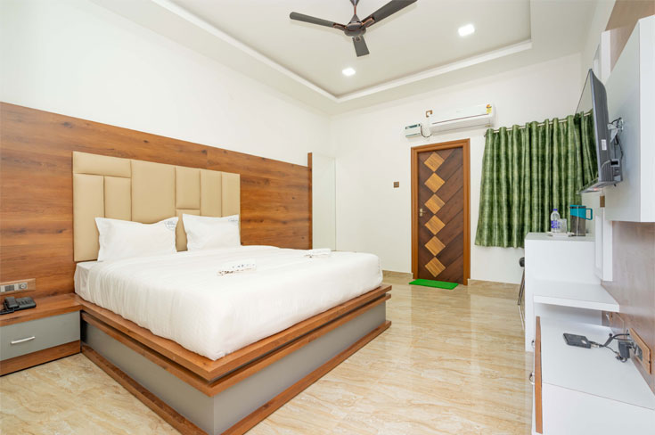 Luxury Double Bed Room, Hotel Natchathra