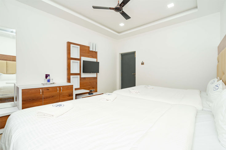 Luxury Four Bed Room, Hotel Natchathra