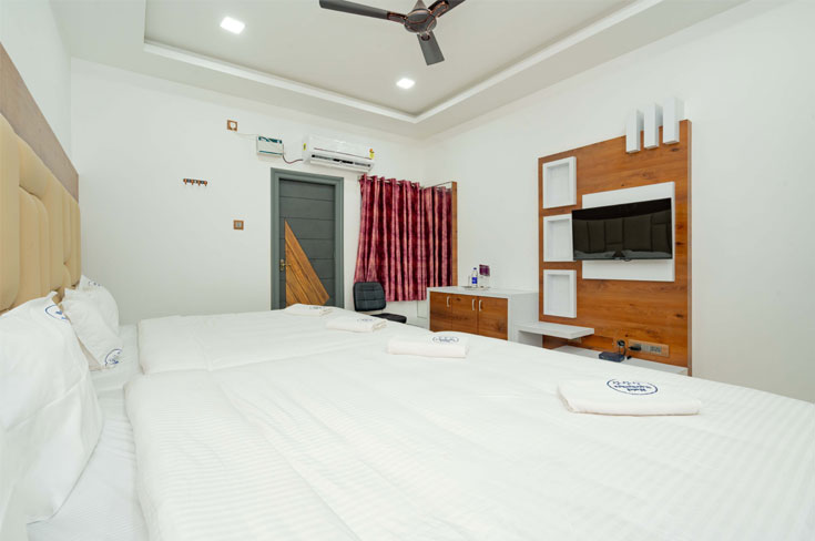 Luxury Four Bed Room, Hotel Natchathra