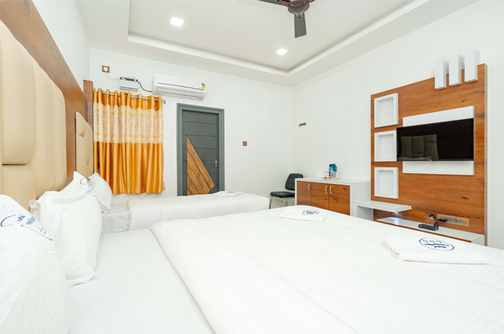 Luxury Triple Bed Room, Hotel Natchathra