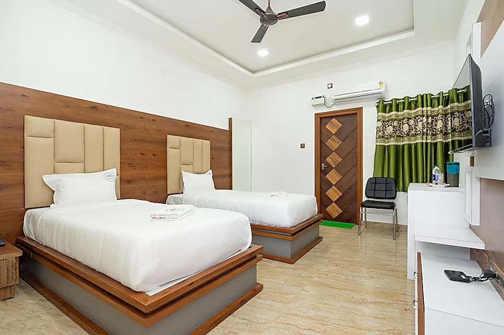 Luxury Twin Bed Room, Hotel Natchathra